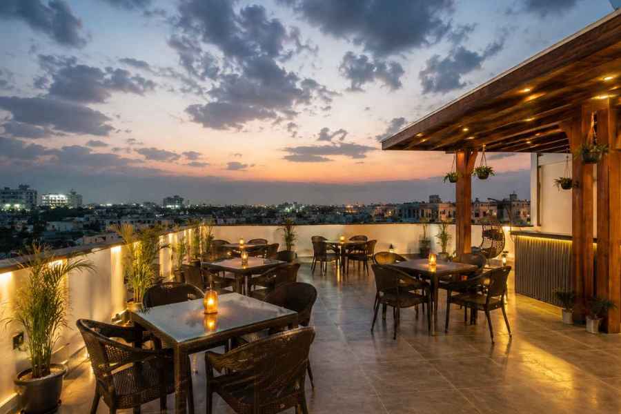 LE MIRAGE ZIRAKPUR (2)